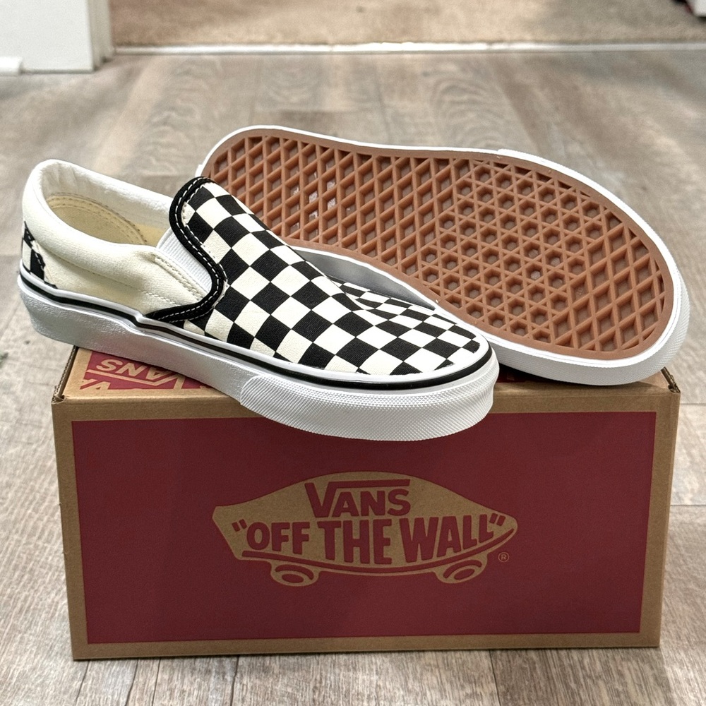 NEW vans classic checkered slip ons